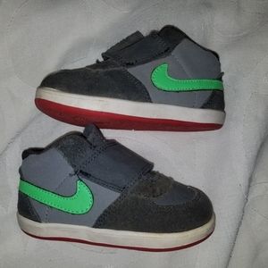 Nike Toddler Boys tennis shoes